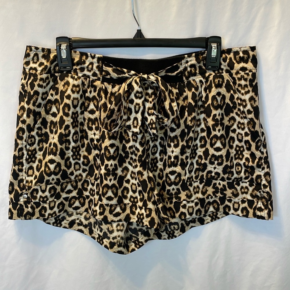Miss Tina by Tina Knowles Leopard Print Shorts Mob Wife Size 12 Bold Animal